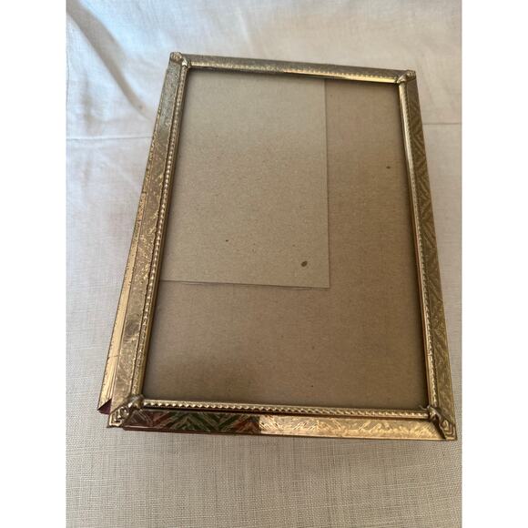 Vintage Picture Frame Gold Tone Metal Tri Fold table top mcm 6 3/4x5” photo - Picture 12 of 12